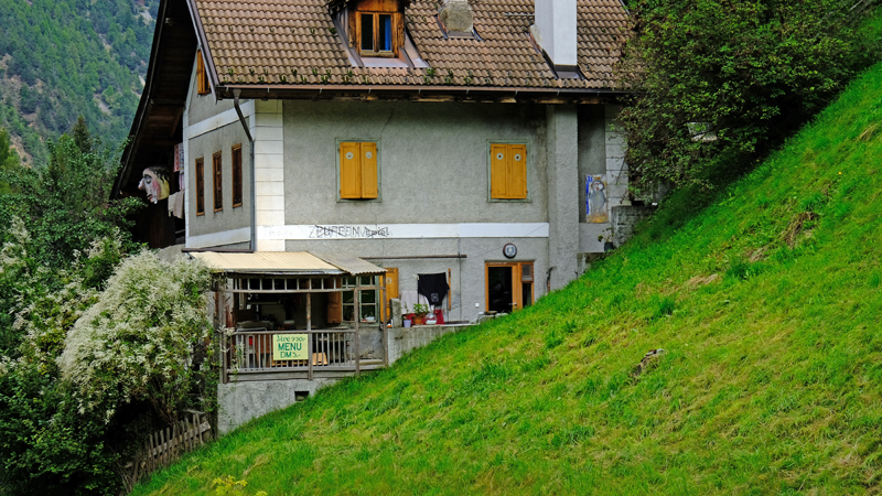 2017-09-11_130020 trentino-suedtirol-2017.jpg - Ehemaliges Gatshaus in Stilfserbrcke (Men 5,- DM :-))